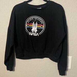 Freeze Black Space Station Women's Cropped Crew Neck Sweater